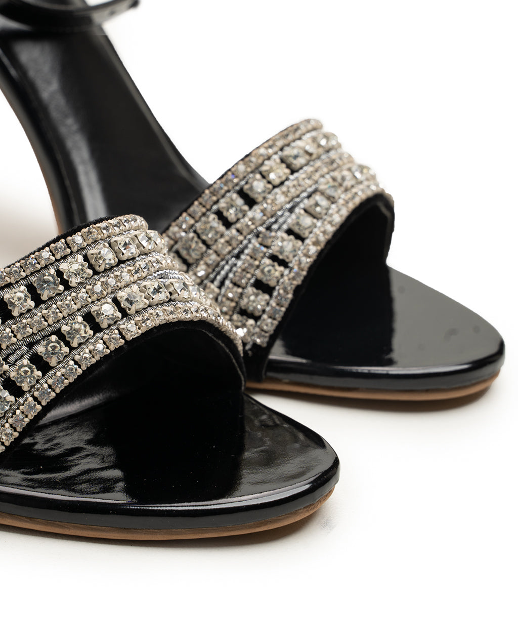 ZRH1002A – Elegant Women’s Heels Pakistan | Stylish & Comfortable